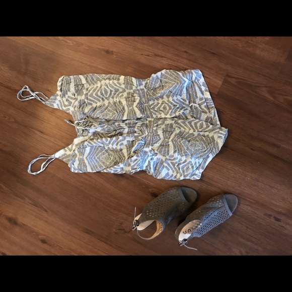 Rip Curl Romper - Picture 1 of 3